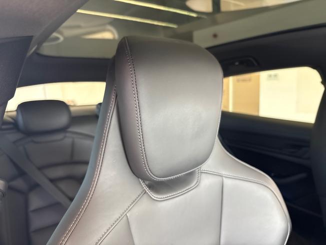 PORSCHE Taycan Photo 15