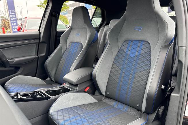 VOLKSWAGEN Golf Photo 21