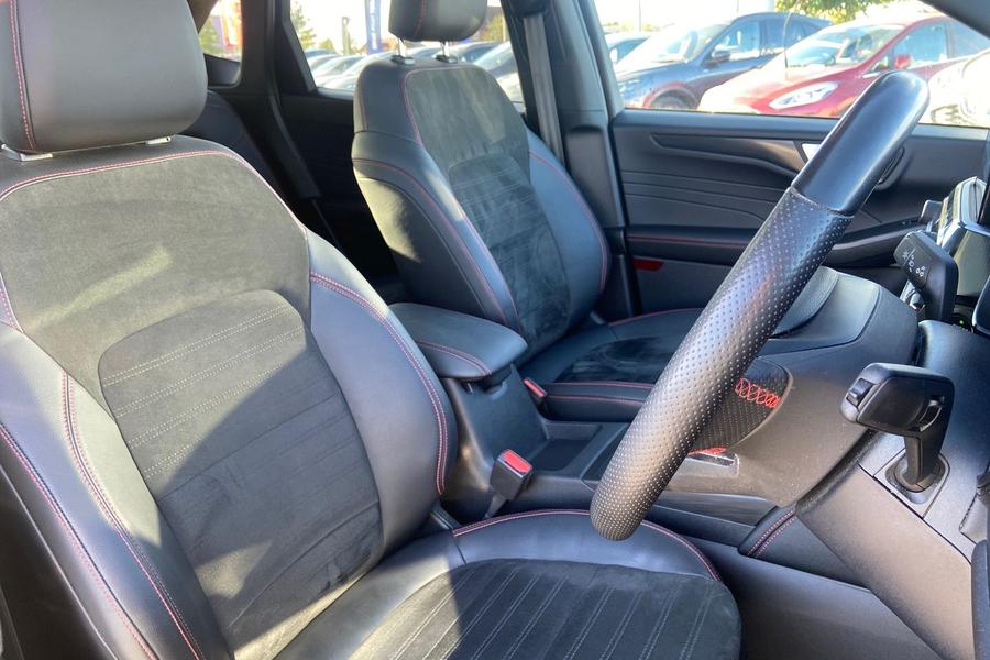 Ford KUGA Photo autoimg-6adbbc9f56d64477637c9548136d4896646caa77.jpg