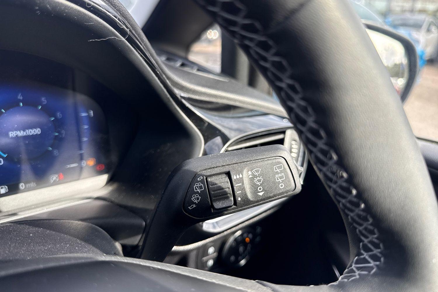 Ford FIESTA Photo 14