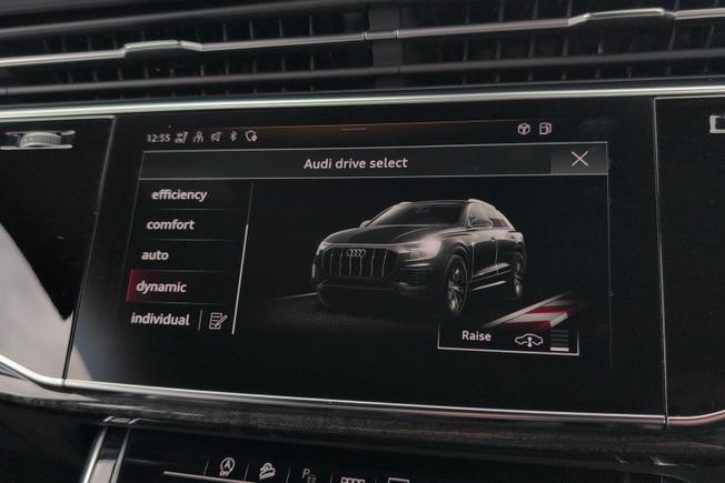 AUDI Q8 Photo 37
