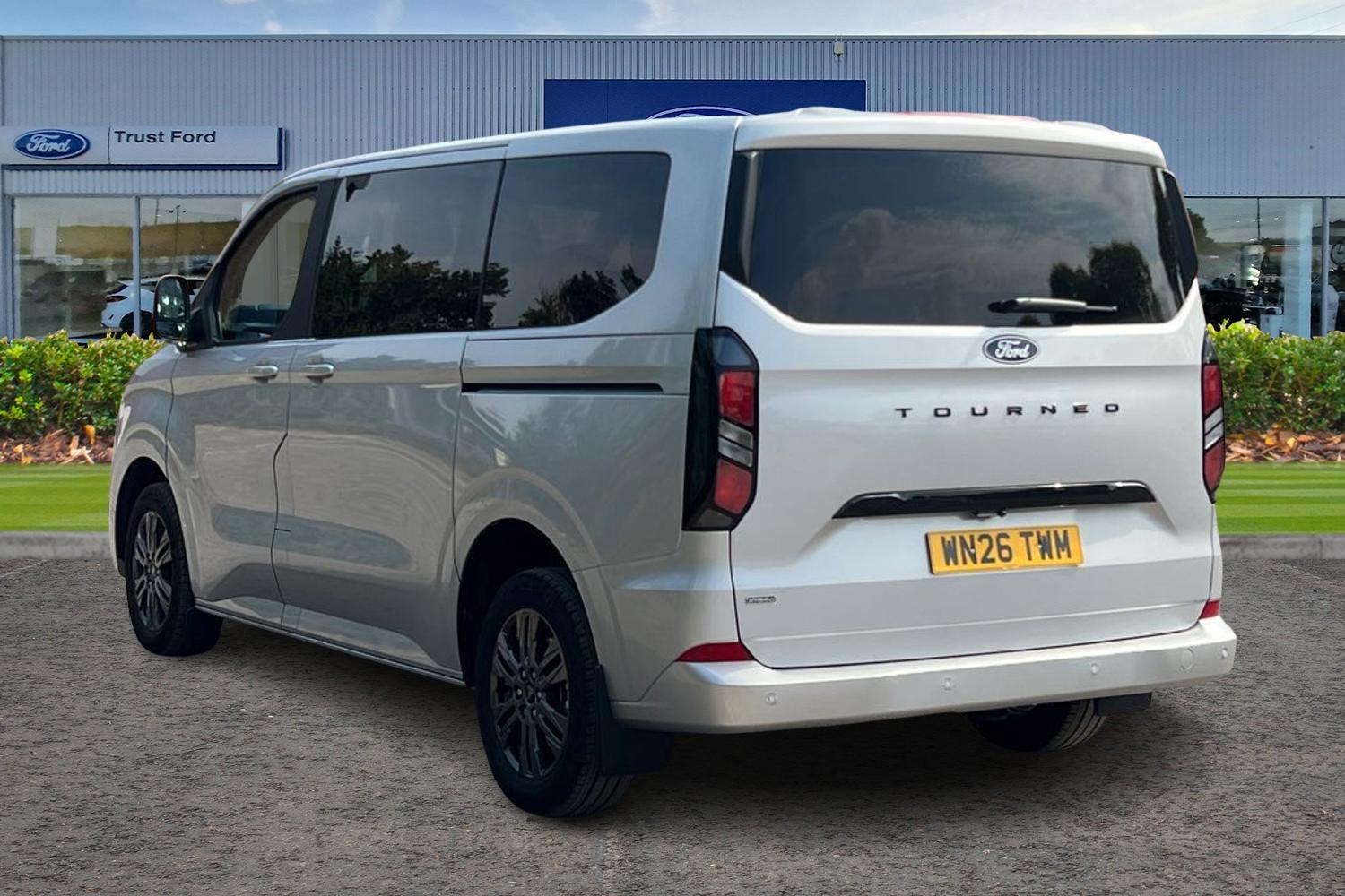 Ford TOURNEO CUSTOM Photo 1