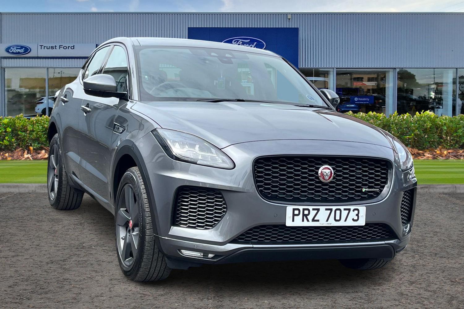 Jaguar E-PACE Photo 0