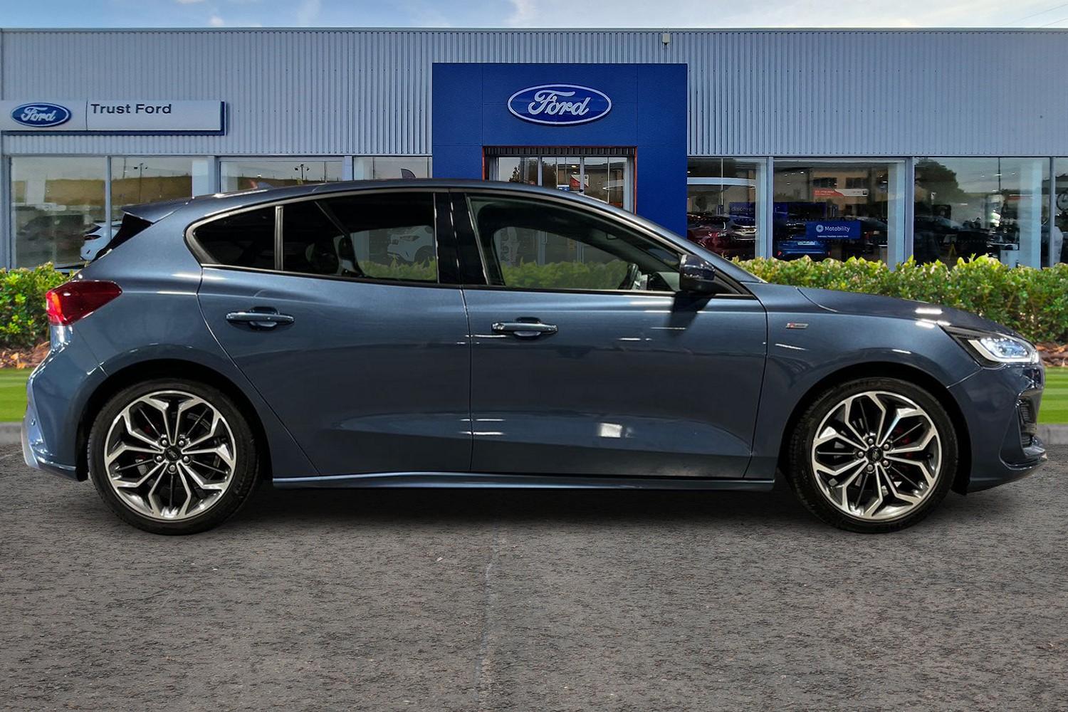 Ford FOCUS Photo 2