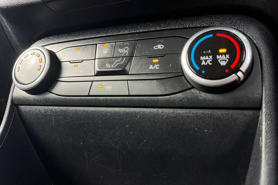 Ford FIESTA Photo autoimg-6ae9ef870d618e128d5aa6e5c35ac41240979507.jpg