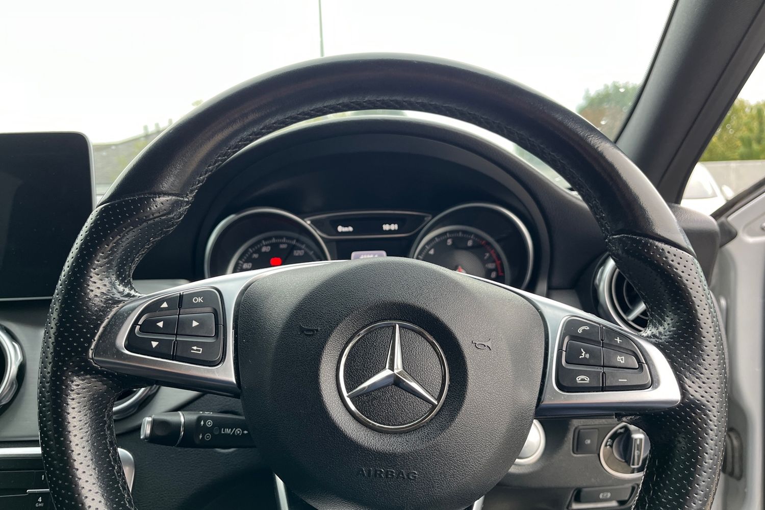 Mercedes-Benz GLA Photo 11