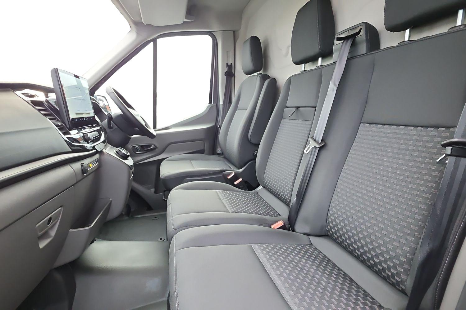 Ford E-TRANSIT Photo 9