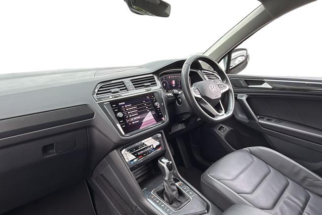 VOLKSWAGEN Tiguan Photo 2