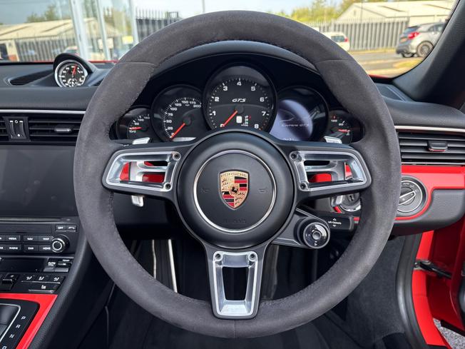 PORSCHE 911 Photo 25