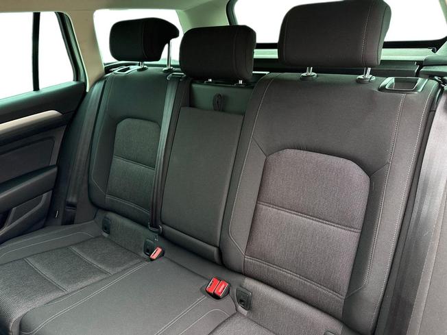 VOLKSWAGEN Passat Photo 9