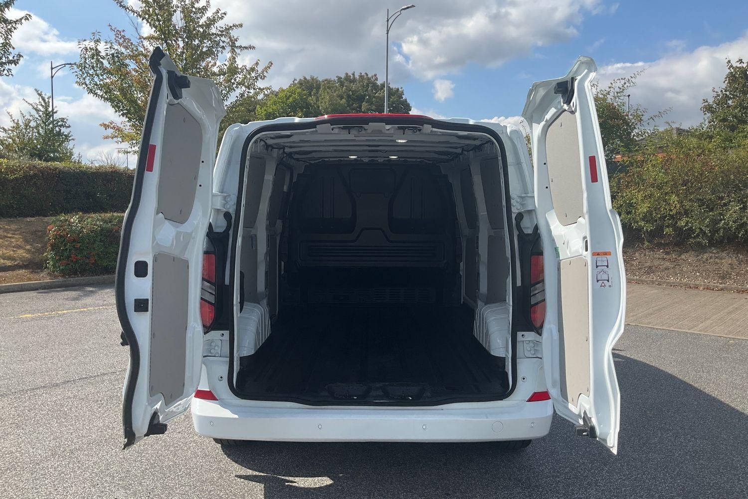 Ford E-Transit Custom Photo 5