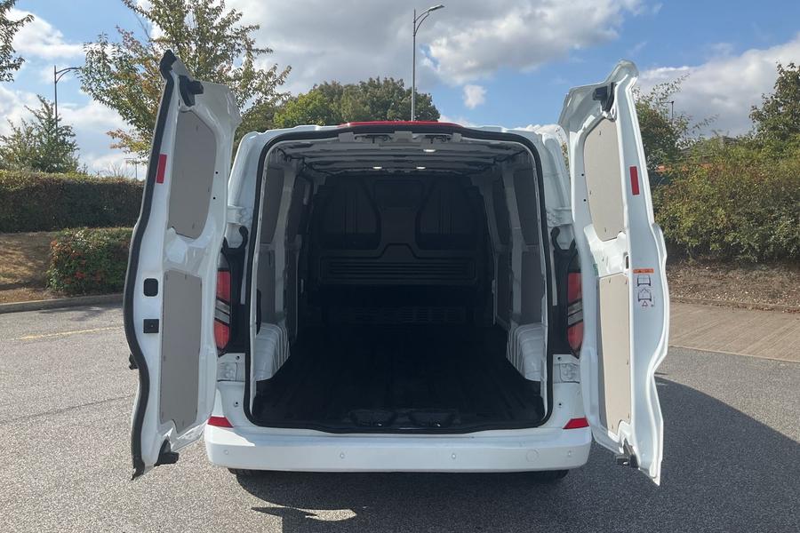 Ford E-Transit Custom Photo autoimg-6af0b6c78954a87139e07147eb27ef28fa2ae615.jpg