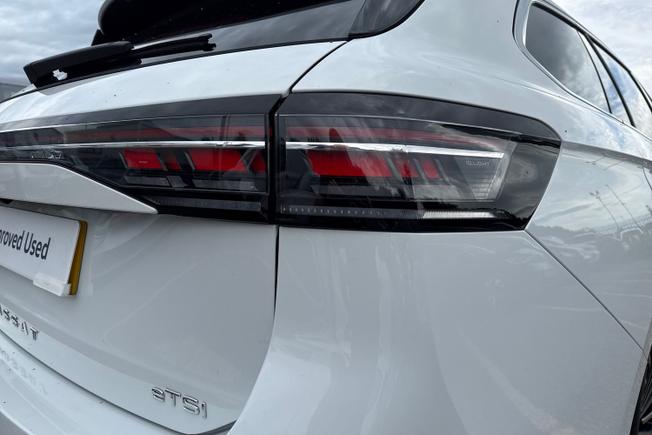 VOLKSWAGEN Passat Photo 18