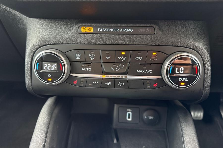 Ford FOCUS Photo autoimg-6af521532a02090bc97328806543031a5742c321.jpg