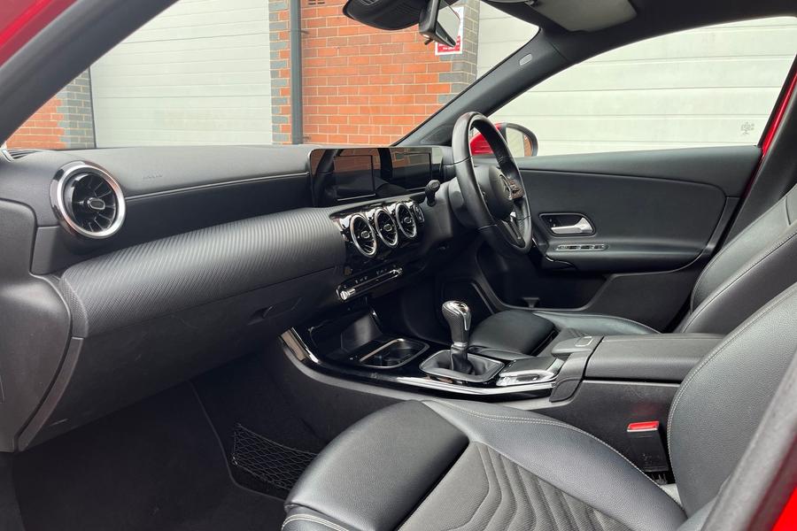 Mercedes-Benz A CLASS Photo autoimg-6afa282f4726cbd6da495b32f5bd0166d356af1f.jpg