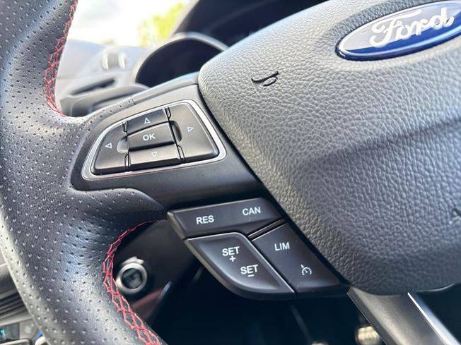 FORD Kuga Photo 16