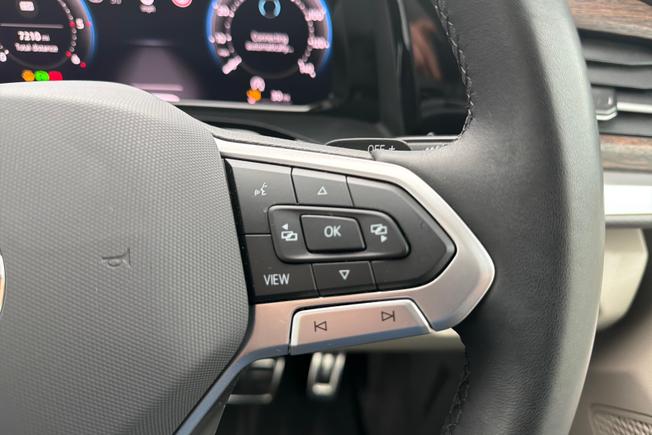 VOLKSWAGEN Multivan Photo 17