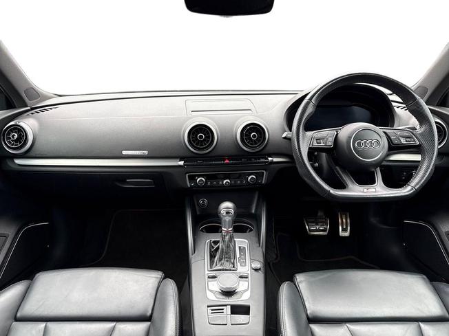 AUDI S3 Photo 10