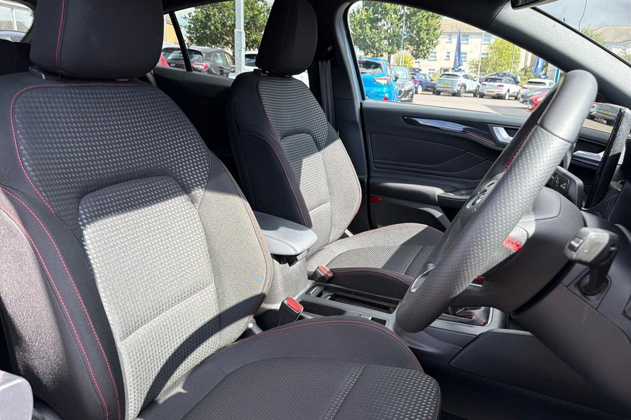 Ford FOCUS Photo autoimg-6b0265ff3227d57be5f6e6098c06a8db62afb8d2.jpg
