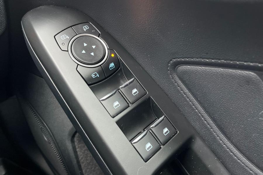 Ford FOCUS Photo autoimg-6b058a160dddf4704783c7f5a178d858b55187e6.jpg