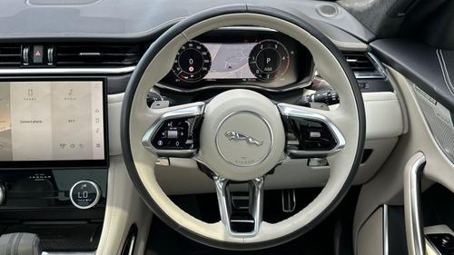 Jaguar F-PACE Photo autoimg-6b064bbdf07e8b8dc65e125e6b6df750a5594de7.jpg
