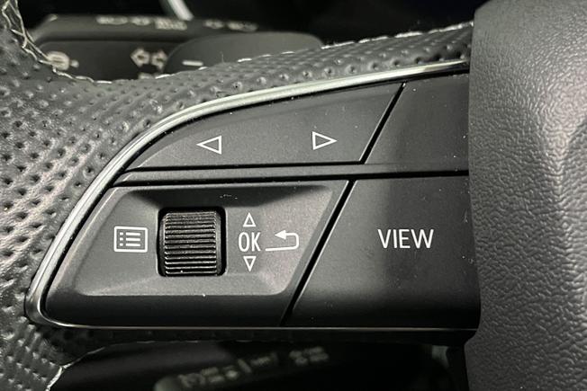 AUDI Q3 Photo 16