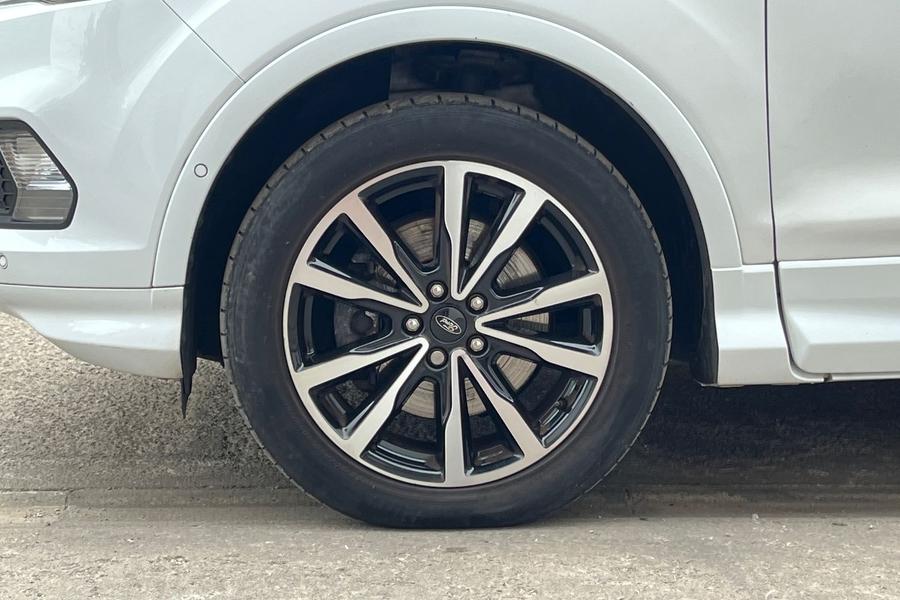 Ford KUGA Photo autoimg-6b0a82f74297571aa321e9cc3a03d1fd1cf2361e.jpg