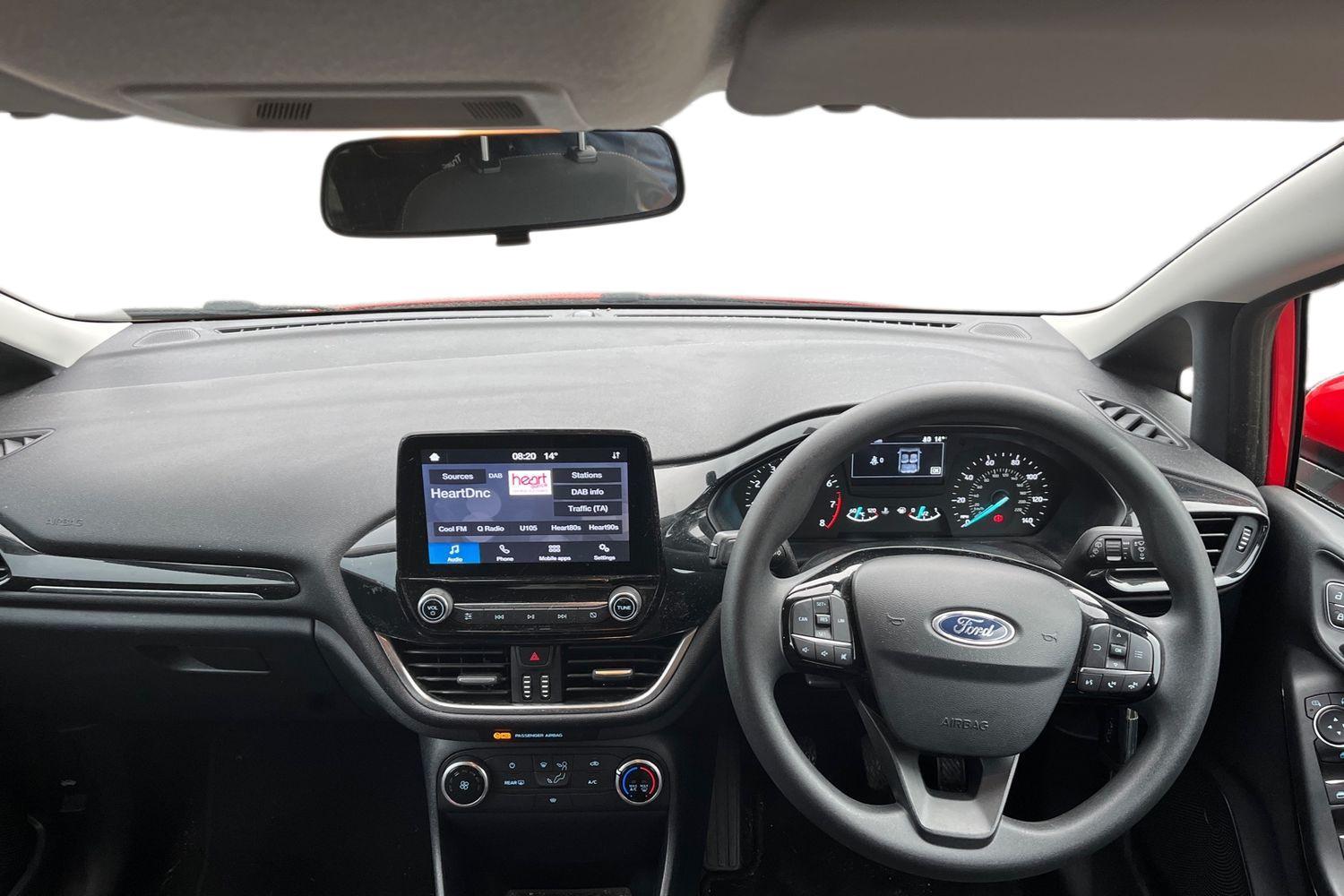 Ford FIESTA Photo 10