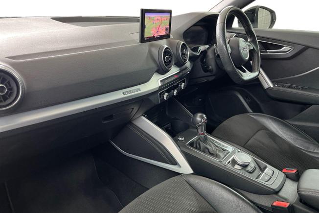 AUDI SQ2 Photo 2