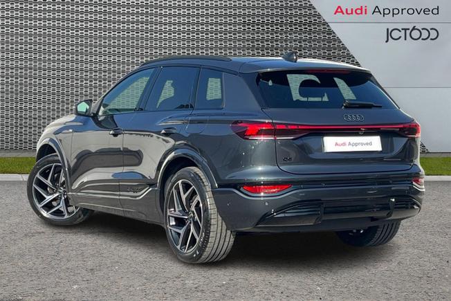 AUDI Q6 e-tron Photo 3