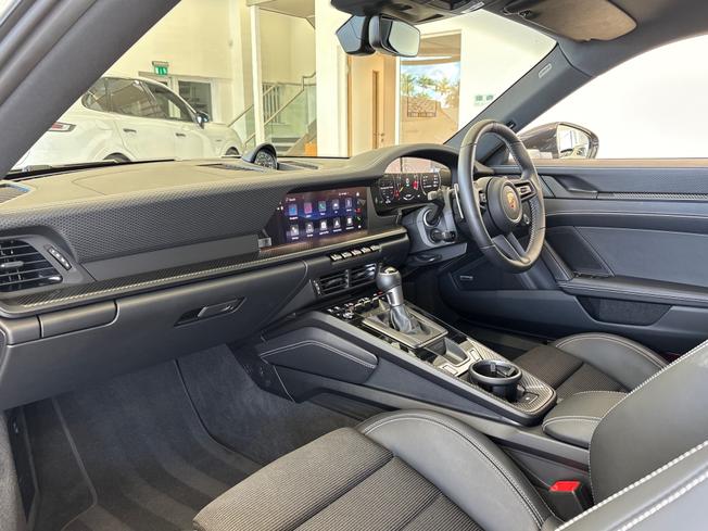 PORSCHE 911 Photo 13