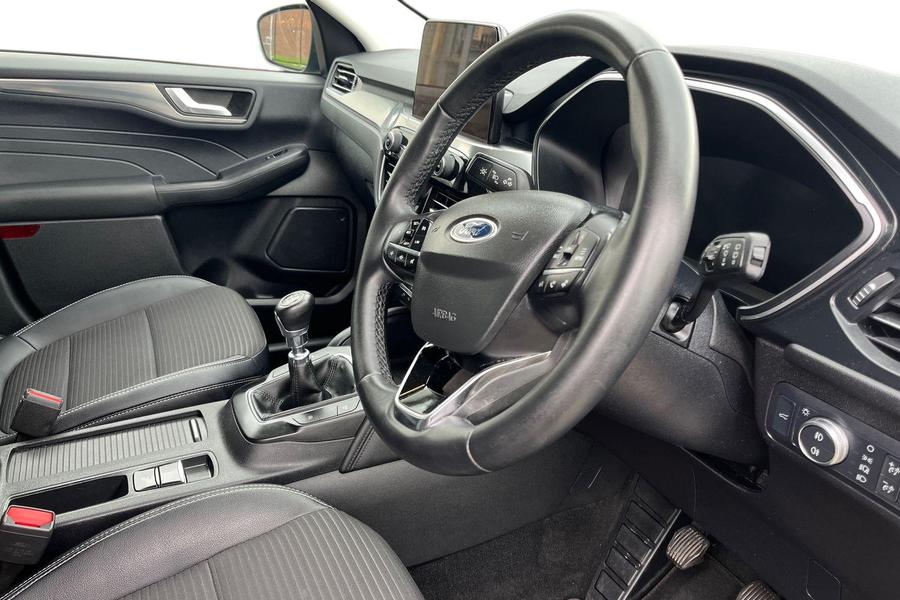 Ford KUGA Photo autoimg-6b17e92ecf546629c81435faca1834fedc7d5e80.jpg