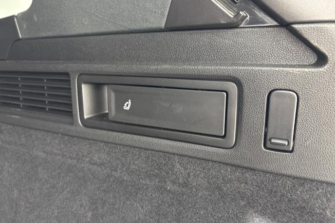 VOLKSWAGEN Touareg Photo 36