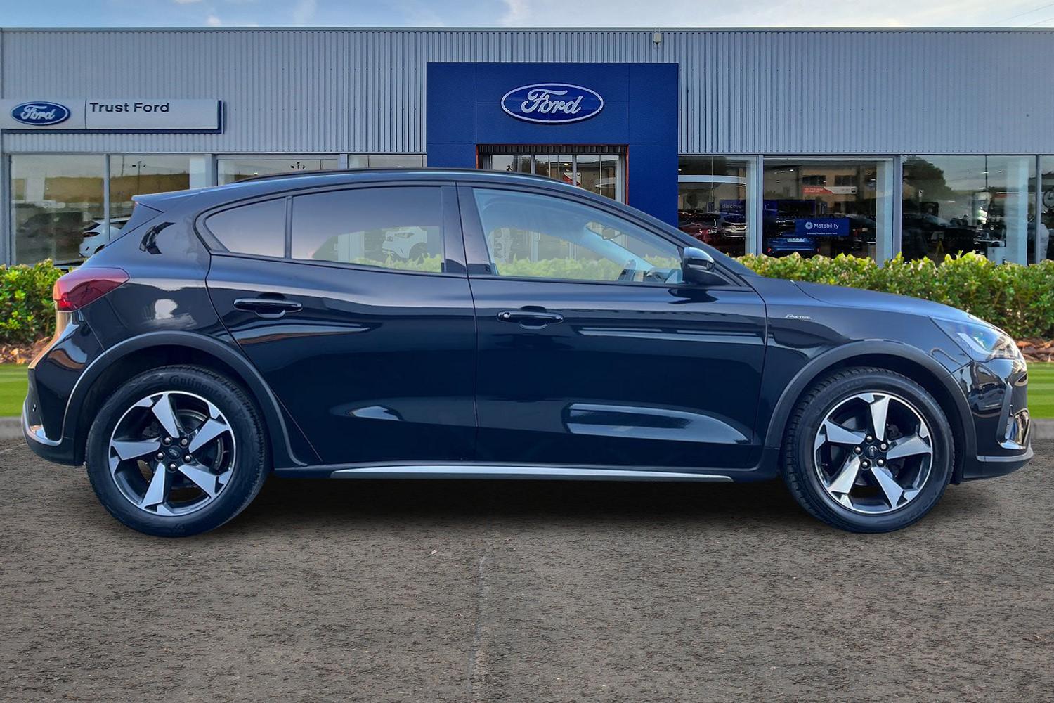 Ford FOCUS Photo 2
