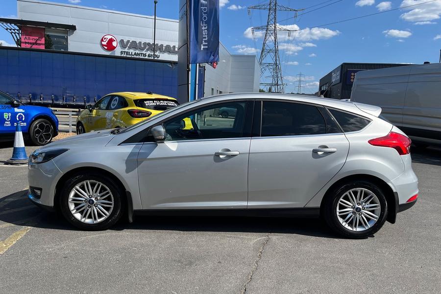 Ford FOCUS Photo autoimg-6b1e2afbc1cd5031f17779d0b73ac367d9038fd1.jpg