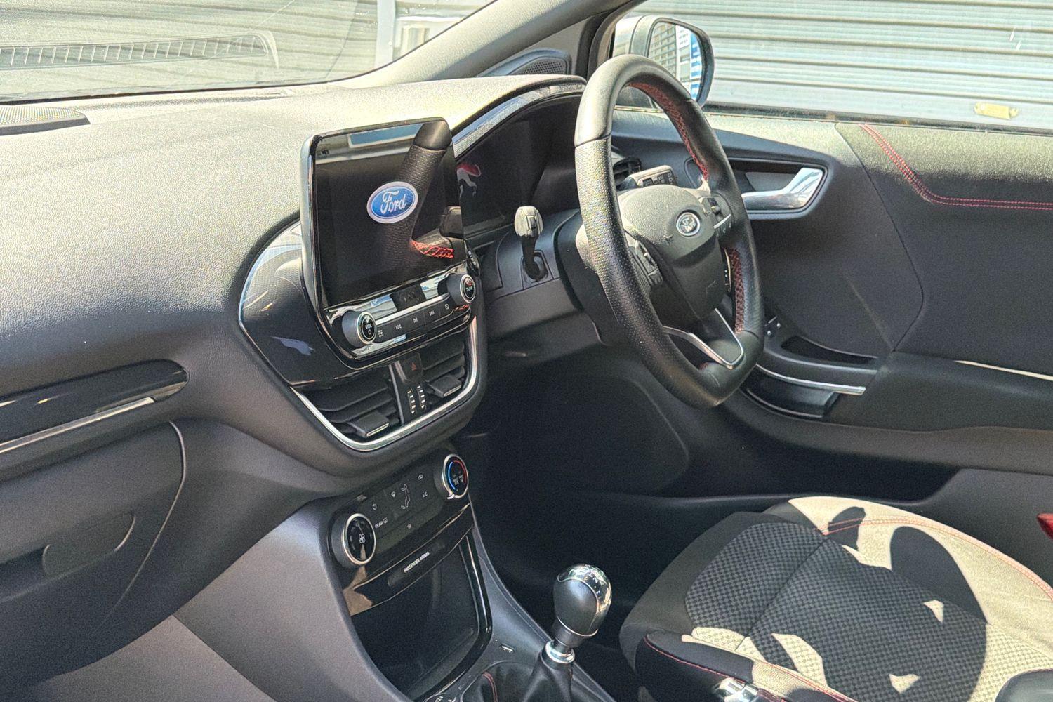 Ford PUMA Photo 17