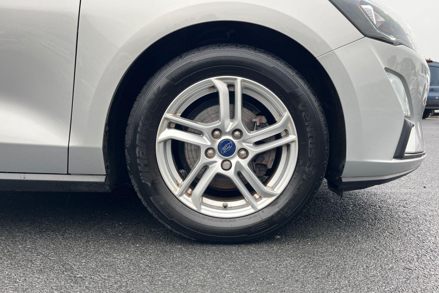 Ford FOCUS Photo 7