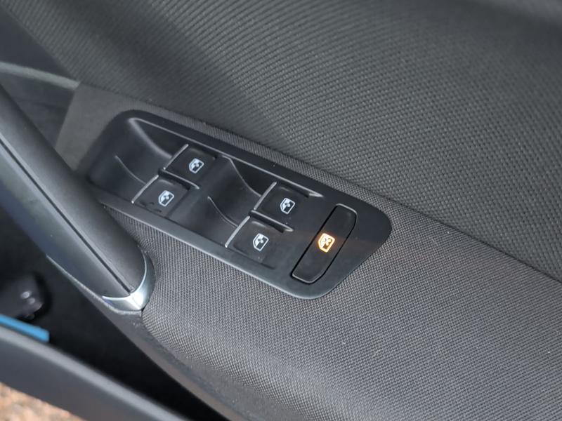 Used Volkswagen Golf NV20MSU 24