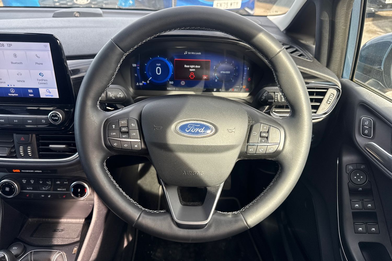 Ford FIESTA Photo 11