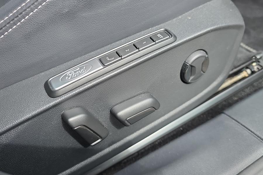 Ford Explorer Photo autoimg-6b34856680cf558816e77ce2dc7573c8a2b64450.jpg