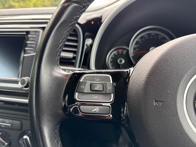 VOLKSWAGEN Beetle Photo 16