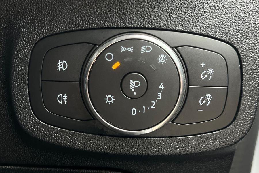 Ford FIESTA Photo autoimg-6b37698480b8883bac7c027a6abbad83a8742c54.jpg