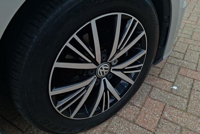 VOLKSWAGEN Golf Photo 28