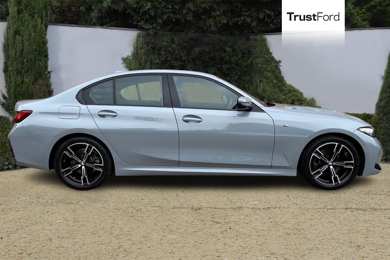 BMW 3 SERIES Photo 2