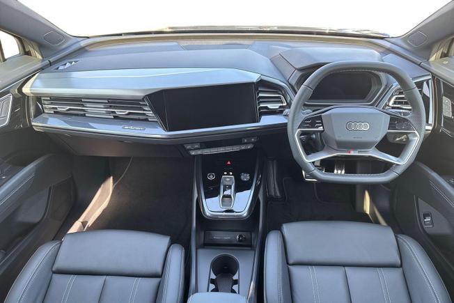 AUDI  Q4 SUV Photo 10