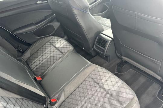 Volkswagen Golf Photo autoimg-6b405b2f6042ad512147ea44f0849486766bc446.jpg