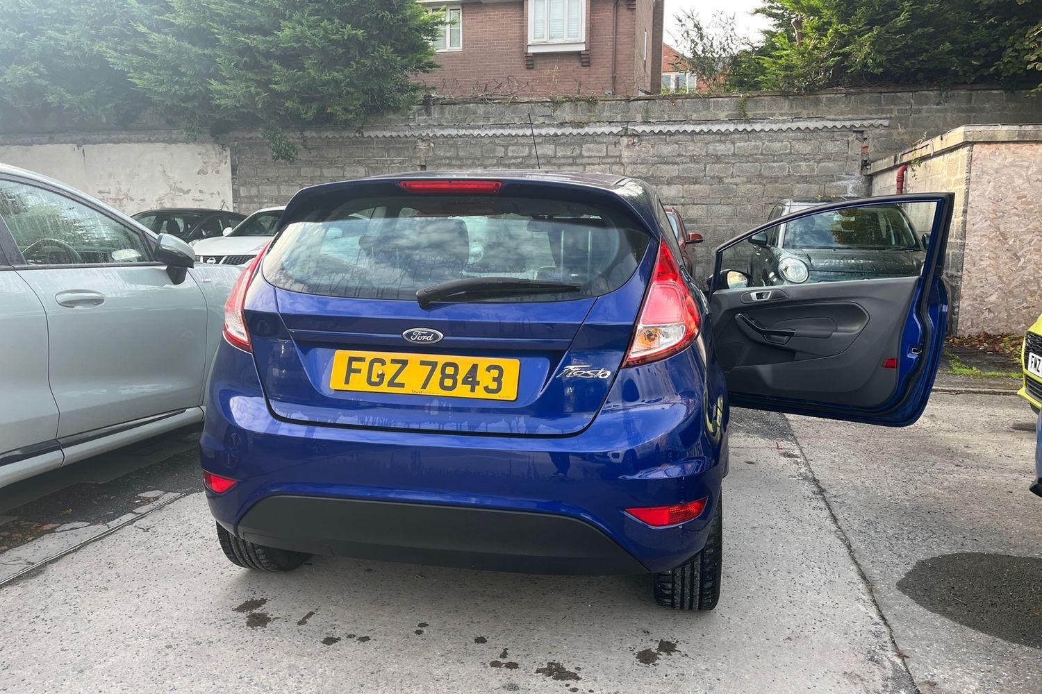 Ford FIESTA Photo 38