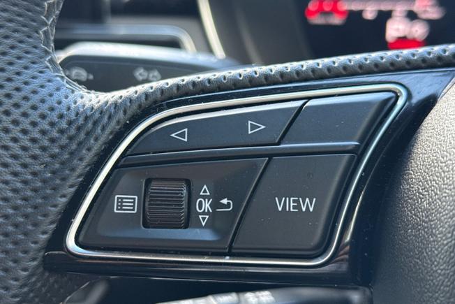 AUDI A4 Avant Photo 16