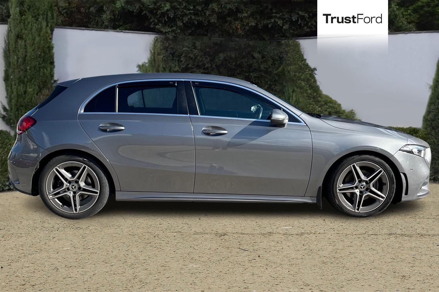Mercedes-Benz A CLASS Photo 2