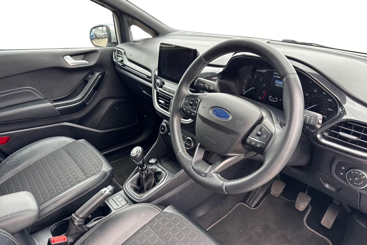 Ford FIESTA Photo 8